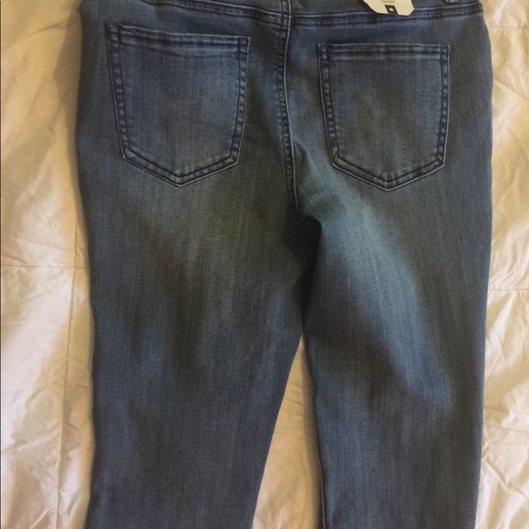 MID RISE JEANS - Picture 5 of 6